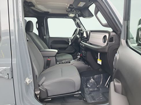 New 2026 Jeep Gladiator Sport AWD/4WD image 16