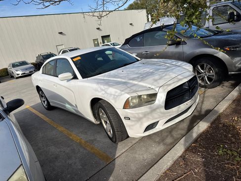Used 2013 Dodge Charger Police w/ Street Appearance Group image 2