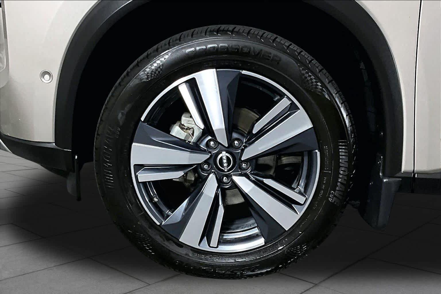 Used 2023 Nissan Rogue Platinum w/ Platinum Premium Package AWD/4WD image 10