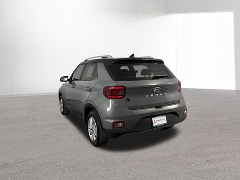 Used 2020 Hyundai Venue SEL image 22