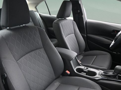 Used 2025 Toyota Corolla LE image 36