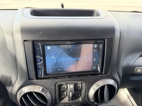 Used 2012 Jeep Wrangler Unlimited Sport image 19