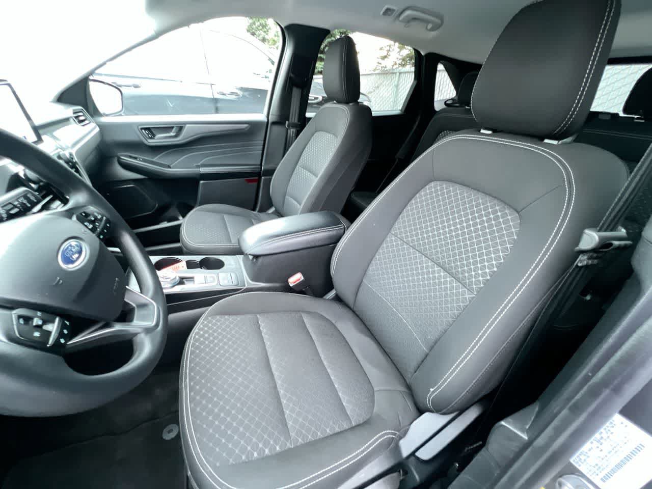 Used 2025 Ford Escape Active AWD/4WD image 11