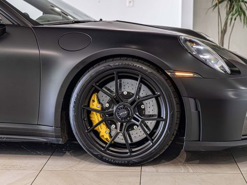 Used 2026 Porsche 911 GT3 w/ Weissach Package RWD image 11