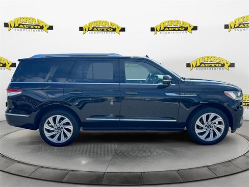 Used 2024 Lincoln Navigator Premiere image 6