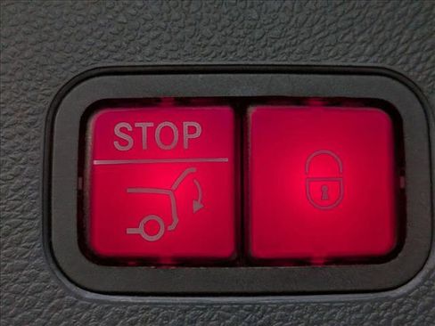 Certified 2019 Mercedes-Benz GLC 350e 4MATIC image 17