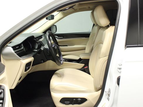 Used 2021 Jeep Grand Cherokee L Limited w/ Luxury Tech Group II image 19