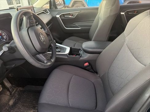 Used 2022 Toyota RAV4 XLE image 4