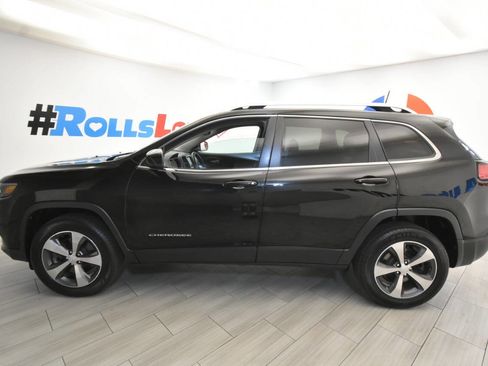 Used 2019 Jeep Cherokee Limited AWD/4WD image 2