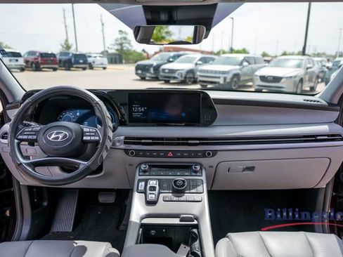 Used 2024 Hyundai Palisade SEL w/ Premium Package FWD image 13