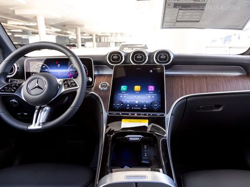Used 2026 Mercedes-Benz GLC 300 4MATIC image 13