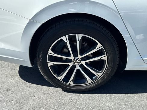 Used 2023 Volkswagen Jetta Sport FWD image 14