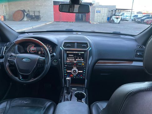 Used 2016 Ford Explorer Platinum image 20