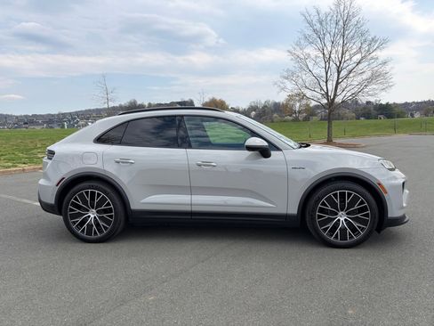 New 2026 Porsche Macan Electric RWD image 8