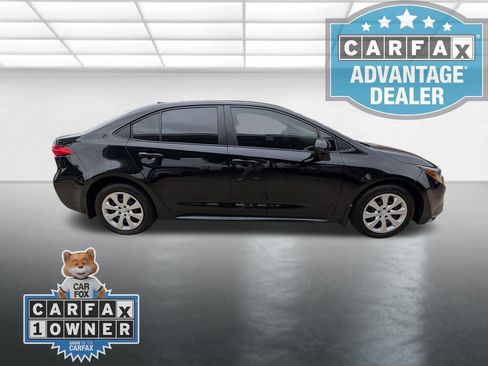Used 2025 Toyota Corolla LE FWD image 29