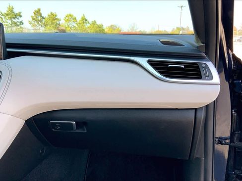 Used 2023 Genesis G70 2.0T w/ Sport Prestige Package image 18