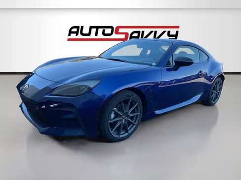 Used 2025 Toyota GR86 w/ ALL Weather Mat Package (TMS) RWD image 3