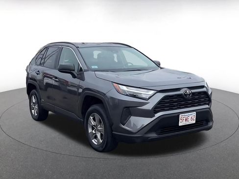 Used 2025 Toyota RAV4 LE image 3