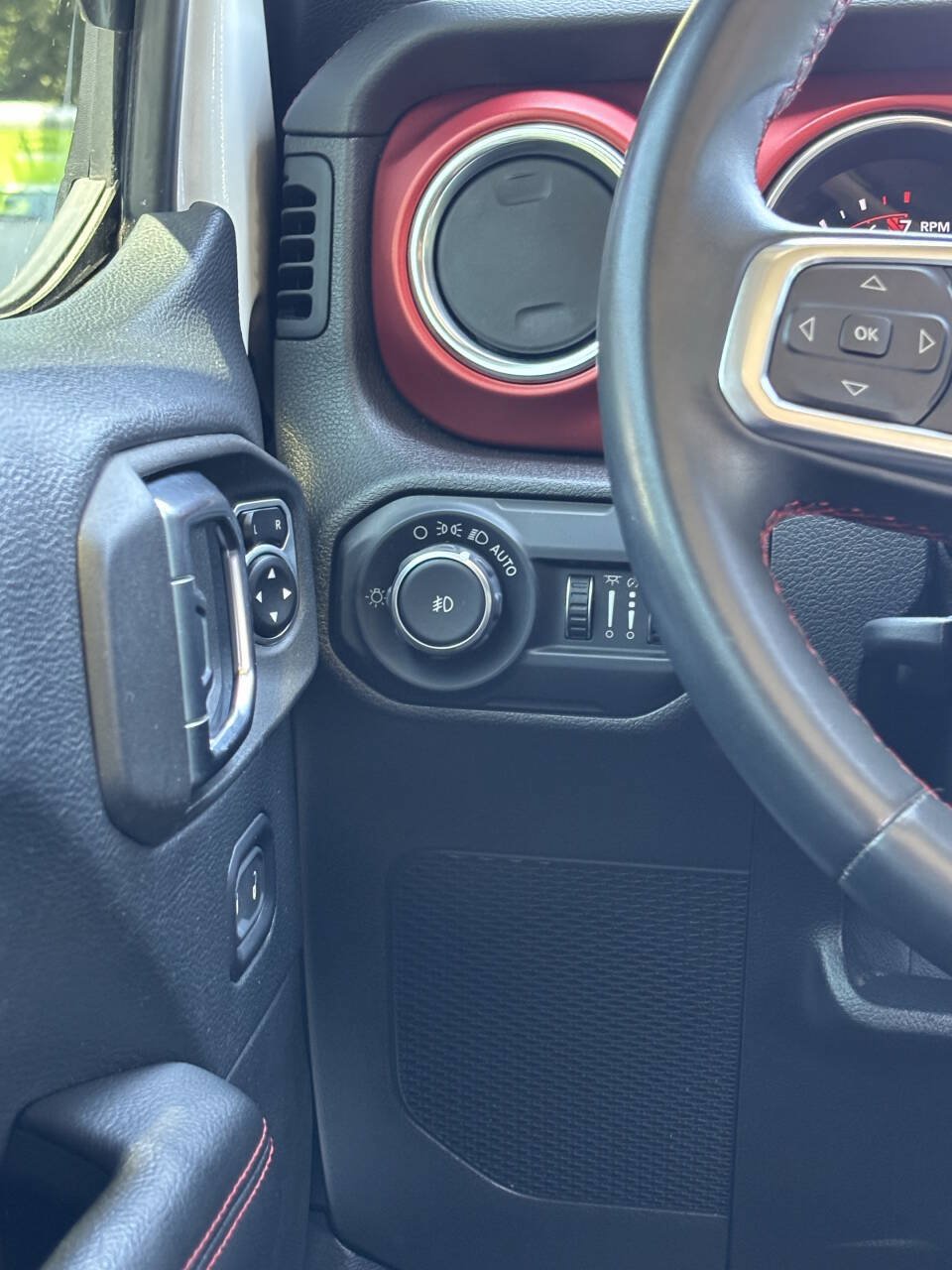 Used 2018 Jeep Wrangler Unlimited Rubicon AWD/4WD image 28