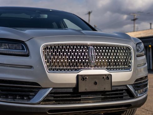 Used 2019 Lincoln Nautilus Select image 9