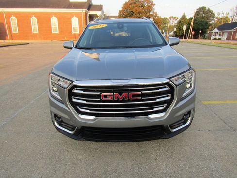 Used 2024 GMC Terrain SLT image 8