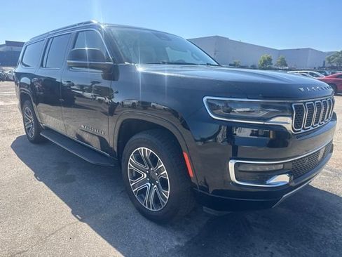 Used 2024 Jeep Wagoneer L Series II w/ Flexible Seating Group RWD image 3