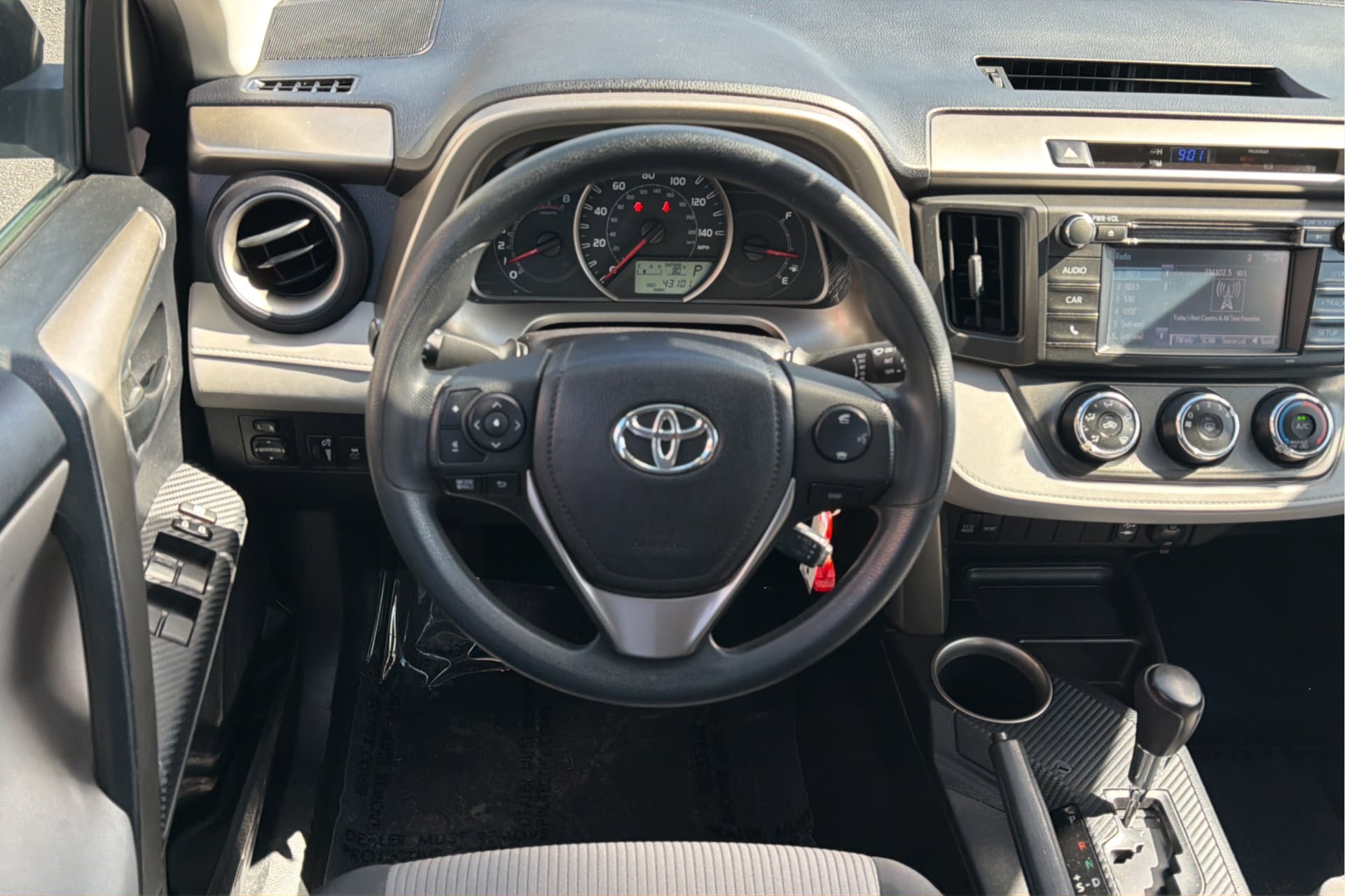 Used 2014 Toyota RAV4 LE AWD/4WD image 16