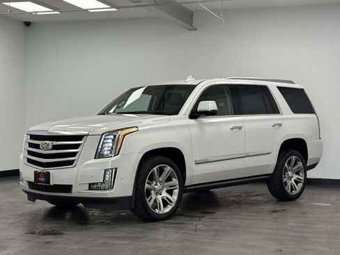 Used 2018 Cadillac Escalade Premium Luxury AWD/4WD image 2