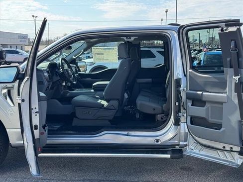 New 2025 Ford F150 XLT w/ Equipment Group 301A Standard image 12