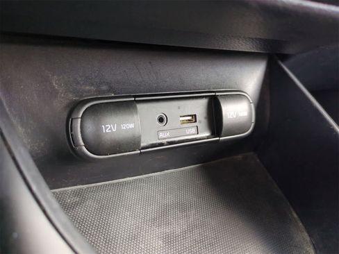 Used 2016 Kia Soul + image 30