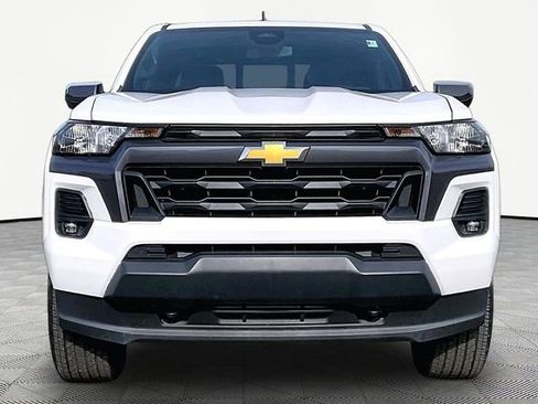 Used 2024 Chevrolet Colorado LT w/ LT Convenience Package image 2