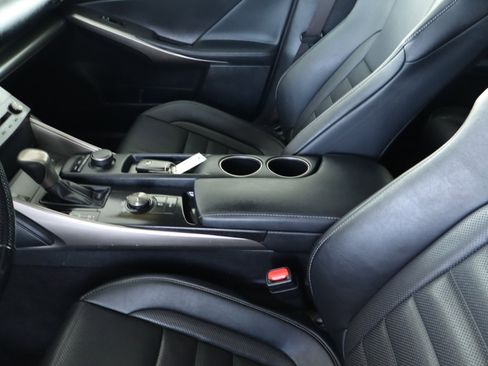 Used 2016 Lexus IS 300 AWD image 17