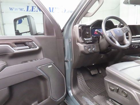 Used 2025 Chevrolet Silverado 2500 LTZ w/ Trail Boss Package image 44