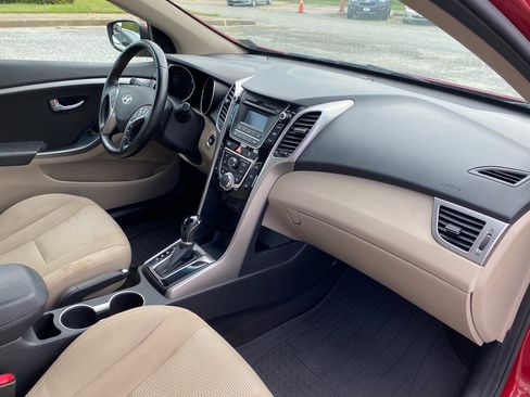 Used 2016 Hyundai Elantra GT w/ Option Group 02 image 10