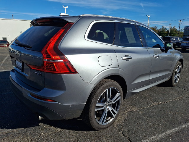 Used 2018 Volvo XC60 T5 Momentum w/ Convenience Package AWD/4WD image 6