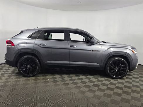 Used 2022 Volkswagen Atlas Cross Sport SE FWD image 10