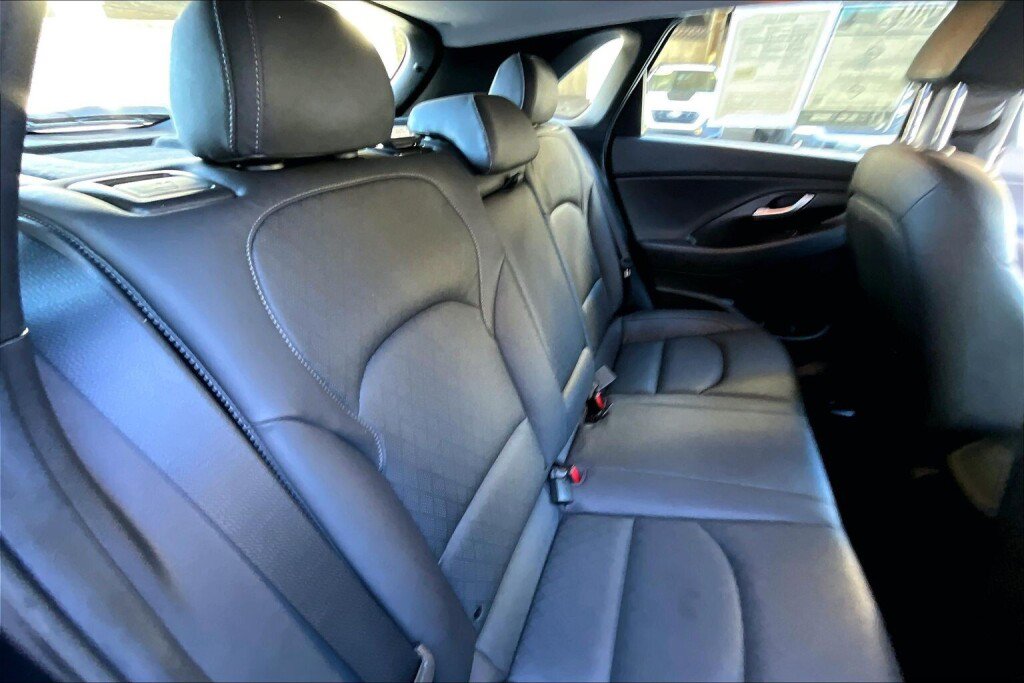 Used 2020 Hyundai Elantra GT w/ Style Package 02 FWD image 15