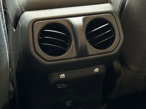 Used 2025 Jeep Wrangler Unlimited Sahara w/ Safety Group image 15