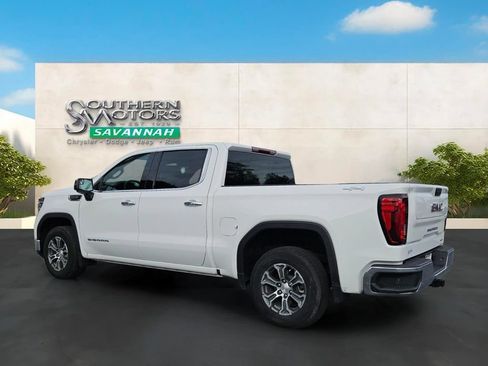 Used 2025 GMC Sierra 1500 SLT AWD/4WD image 3