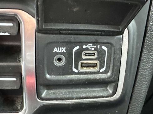Used 2021 Jeep Wrangler Unlimited Rubicon AWD/4WD image 24