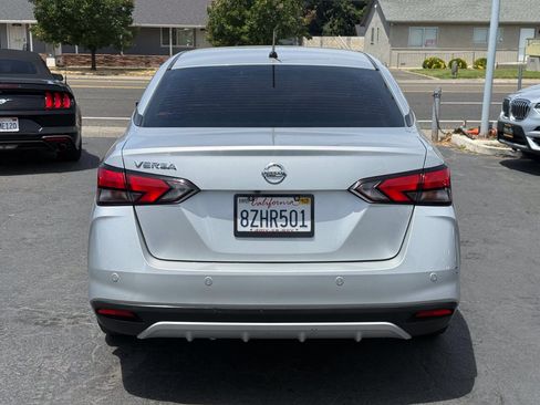 Used 2020 Nissan Versa S FWD image 3