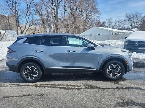 Used 2025 Kia Sportage LX image 32