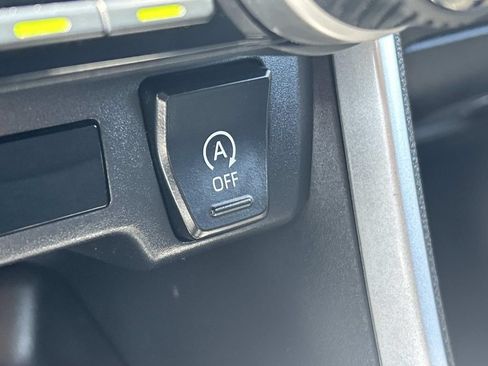 Used 2022 Toyota RAV4 XLE AWD/4WD image 29