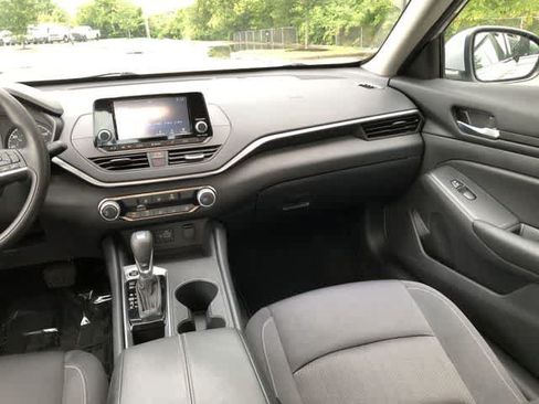 Used 2022 Nissan Altima 2.5 S FWD image 12