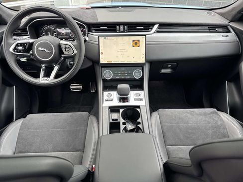 New 2026 Jaguar F-PACE SVR image 15