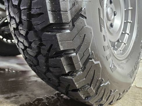Used 2022 Jeep Gladiator Mojave w/ LED Lighting Group AWD/4WD image 11