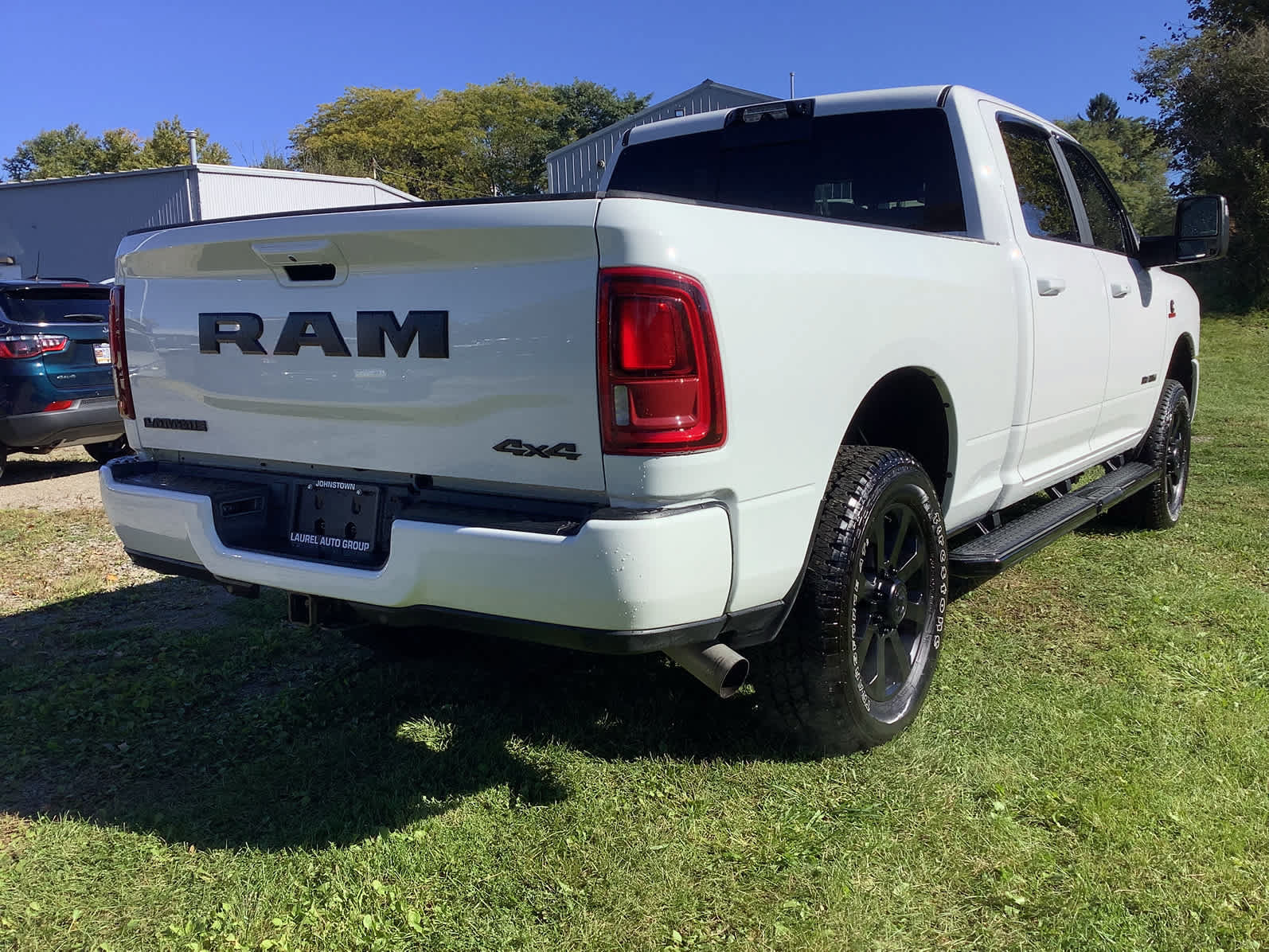 Used 2025 RAM 2500 Laramie AWD/4WD image 3
