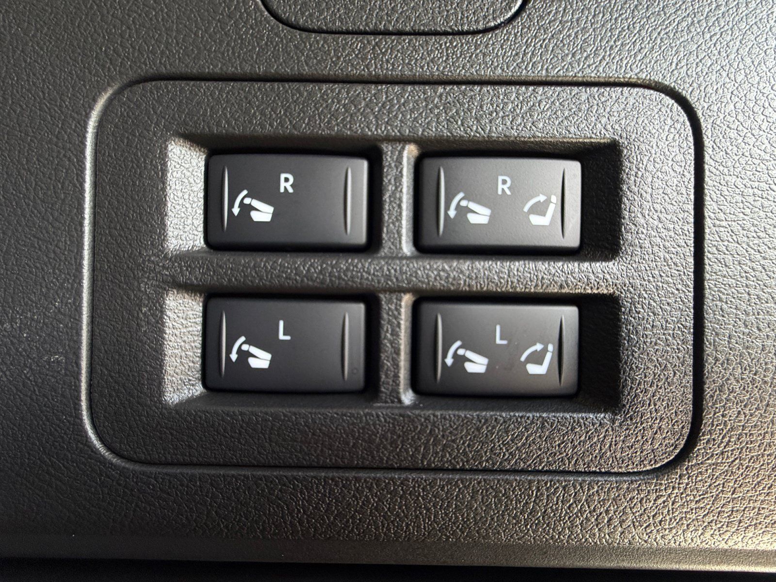 Used 2026 Nissan Armada Platinum AWD/4WD image 36