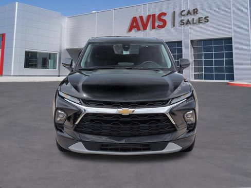 Used 2025 Chevrolet Blazer LT FWD image 2