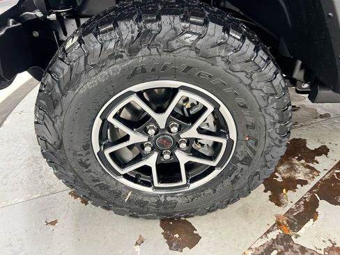 New 2026 Jeep Wrangler Unlimited Rubicon image 25